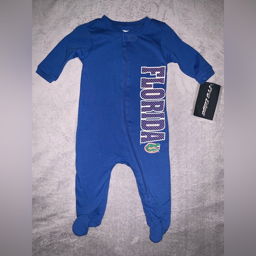 NWT! Pro Edge Florida Gators Branded Unisex Infant Footed Sleeper size 0-3 month
